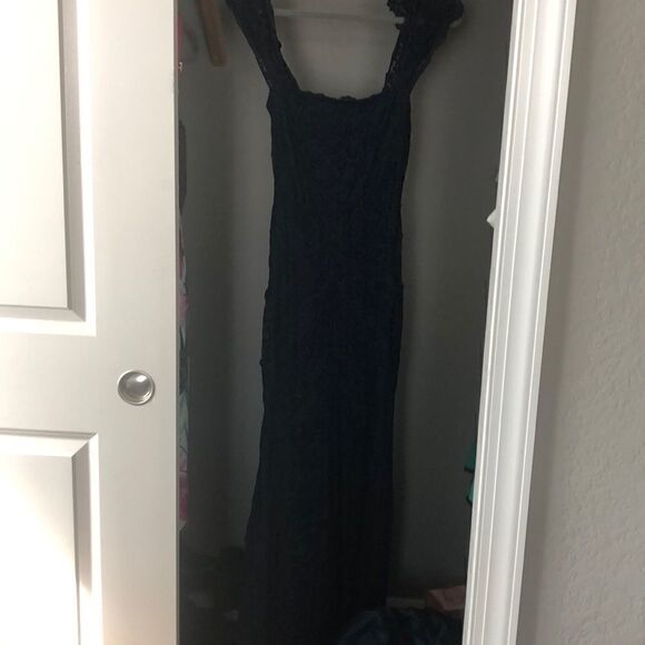 Nicole Miller navy lace gown sz 2 EUC - Picture 1 of 4